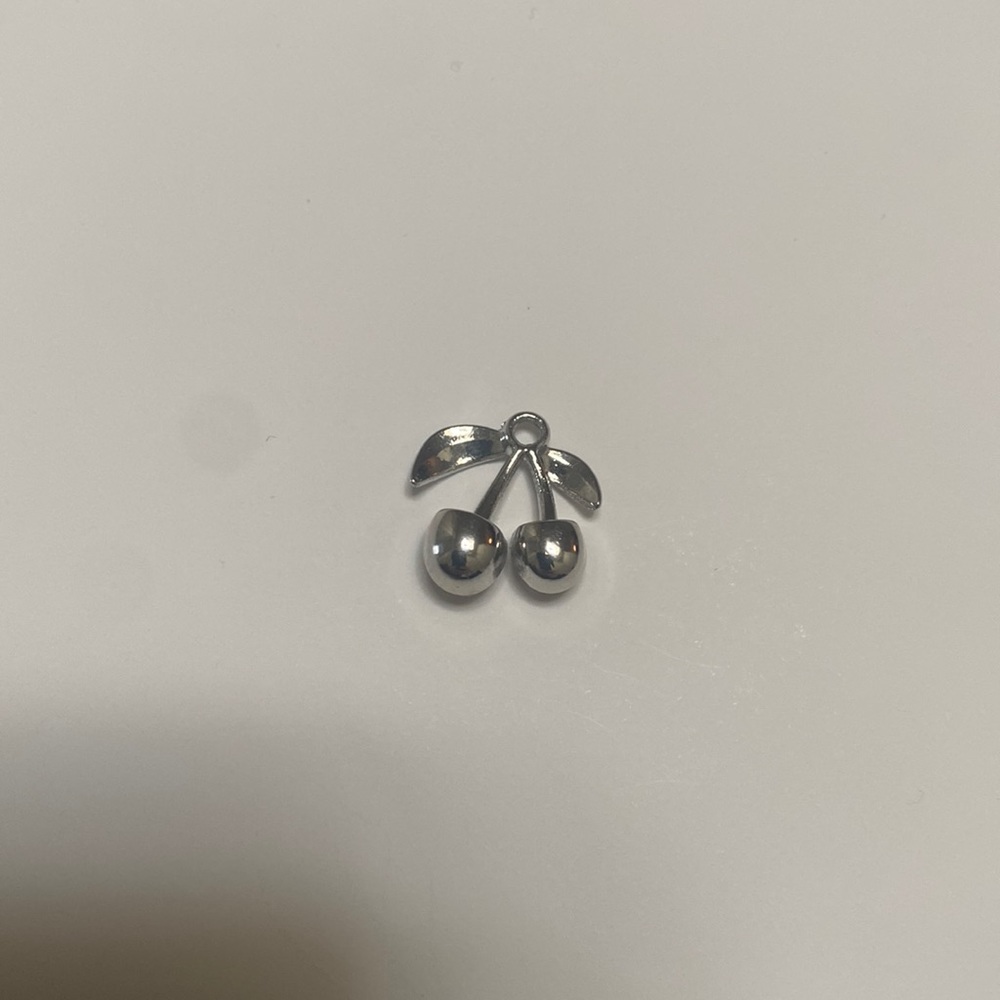 Haricot vert Silver cherry charm